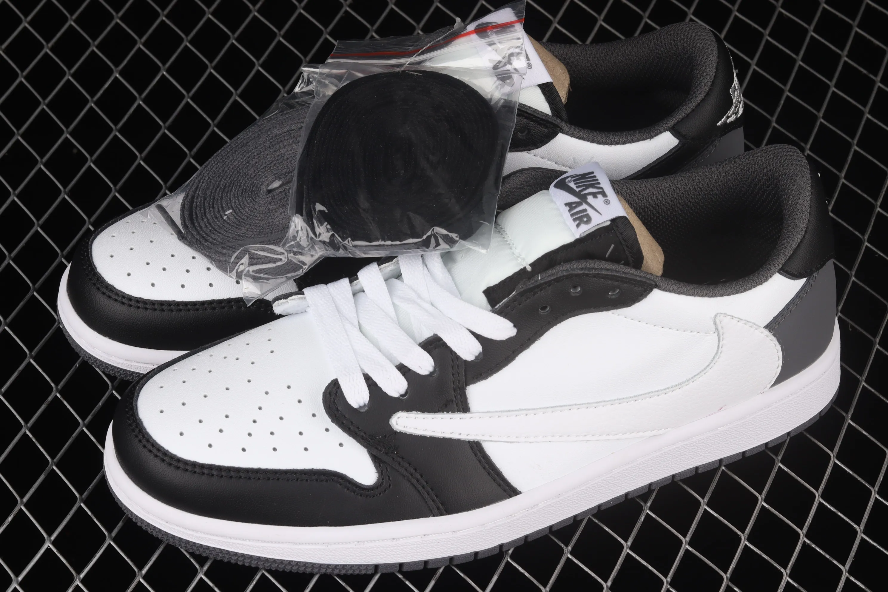 All Categories Air Jordan Jordan series basketball shoes Air Jordan 1 Low Cost-effective version Travis Scott x Fragment x Air Jordan 1 Low "Military Blue" AJ1 Joe 1 Lightning Undercut Low CQ4277-008